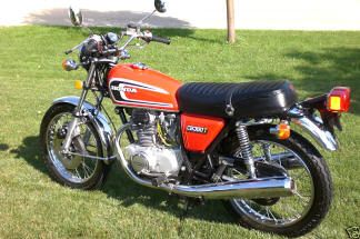 Old Honda Motorcycles, Amazing Motorcycles, Classic Honda Motorcycles, Honda Bike, Vintage Honda Motorcycles, Soichiro Honda, Honda Cx500, Honda Bikes, Japanese Motorcycle