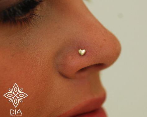 Heart Nose Stud, Orr Piercing, Small Nose Studs, Heart Nose Rings, Tiny Nose Studs, Tiny Nose, Cute Nose Piercings, Nose Piercing Stud, Stud Piercing