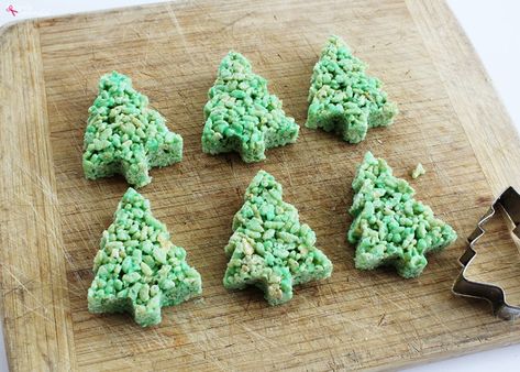 Simple Holiday Treats, Tree Rice Krispie Treats, Rice Krispie Treat Pops, Creative Christmas Food, Krispie Treats Christmas, Rice Krispie Treats Christmas, Christmas Rice, Rice Krispies Treat, Dance Christmas