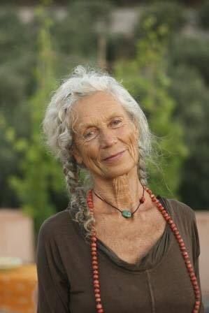 Step by step... — Life at Midlife “I am no longer waiting for a... Angela Farmer, Grey Braids, Ageing Gracefully, Beautiful Gray Hair, Estilo Hippy, Growing Older, Ageless Style, Wise Women, Getting Older