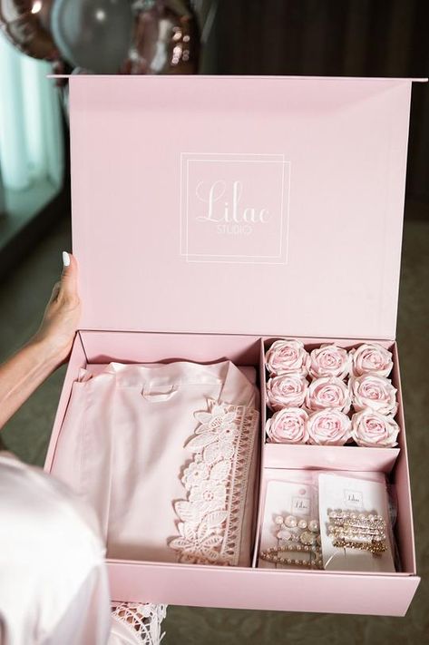 Lilac Studio offers elegant and unique gifts for women. Shop for bridal robes, footwear, and hair accessories. Make someone happy with our beautiful Gift Boxes. Gift Box Ideas Women, Fancy Gifts For Women, Nikkah Giveaways, Islamic Gifts For Women, Gift Box Ideas For Women, Wedding Parcels, Wedding Gift Packing, Textile Packaging, Gift Packing Ideas