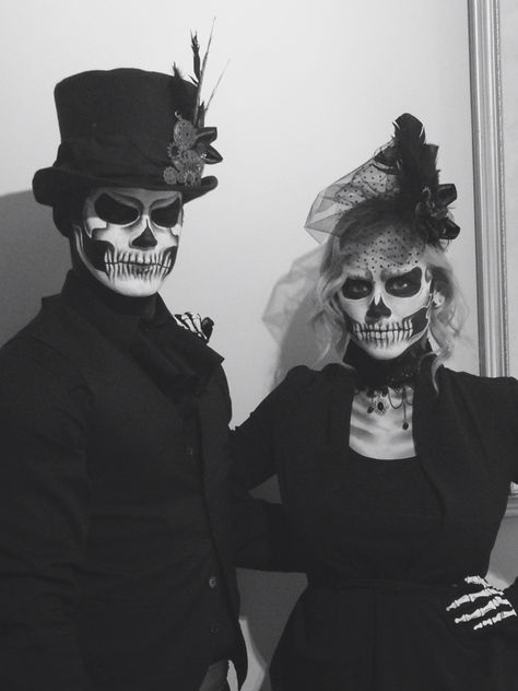 Skeleton Suit Costume, Victorian Skeleton Costume, Skeleton Couple Halloween Costume, Punk Skeleton Costume, Skeleton Makeup Beard, Couples Face Paint Halloween, Skeleton Costume Couples, Mens Skeleton Makeup, Couples Skeleton Costume