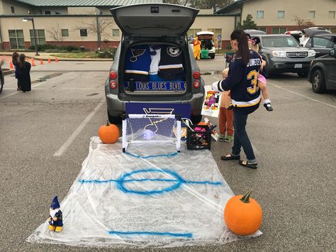 Hockey Trunk or Treat Trunk Or Treat Hockey Theme, Hockey Halloween Decorations, Hockey Trunk Or Treat Ideas, Trunk Or Treat Sports Theme, Basketball Trunk Or Treat Ideas, Hockey Trunk Or Treat, Soccer Trunk Or Treat Ideas, Trunker Treat Ideas, Hockey Birthday Parties