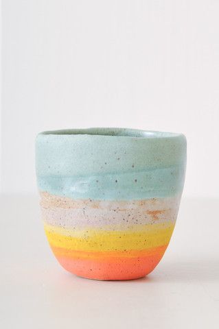 Ceramic Pottery Ideas #ceramics #ceramicdesignideas // Ceramic cup, ceramic colors, ceramics, pottery, ceramic ideas Pottery Painting Designs, Tanah Liat, Keramik Design, Ceramic Ideas, Pottery Classes, Pottery Designs, Modern Ceramics, Ceramic Design, Ceramic Clay