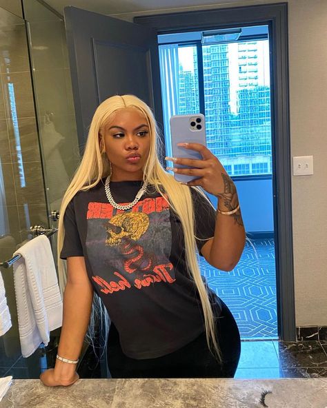 Nicki Minaj Wig, Nicki Minaj Hairstyles, Nicki Minaj Outfits, Mirror Flicks, Nicki Minaj Barbie, Nicki Minaj Photos, Nicki Minaj Pictures, Bad Gal, Mirror Pics