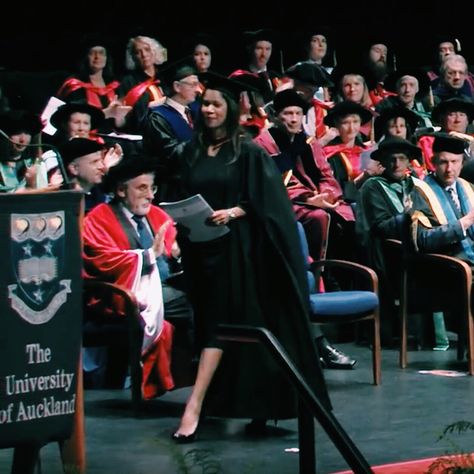 My honorary moment of giving the Graduation Address to the University of Auckland, New Zealand just a few weeks ago University Of Auckland New Zealand, Lawyer Core, Auckland University, 2024 Manifesting, Inside My Bag, Uni Life, Auckland New Zealand, Student Life, Auckland