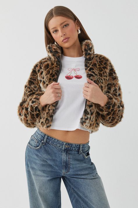 BROOKE CROPPED FAUX FUR JACKET Crop Fur Jacket, Cropped Fur Jacket, Knitwear Trends, Faux Fur Cropped Jacket, Chill Fits, Aesthetic Fits, Puffy Jacket, Top Graphic Tees, Cropped Jacket