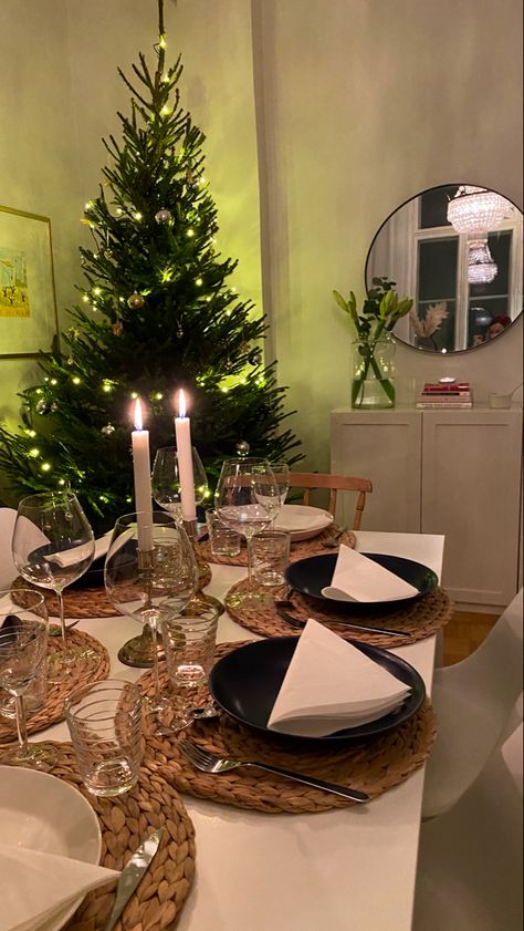 Christmas dinner aesthetic, small family dinner, scandinavian christmas tree, scandinavian home aesthetic Family Christmas Dinner Aesthetic, Small Family Dinner, Christmas Dinner Pictures, Christmas Dinner Aesthetic, Christmas Tree Scandinavian, Scandinavian Christmas Tree, Dinner Spread, Xmas Vibes, Family Christmas Dinner