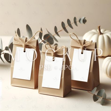 Thank you for choosing Mie Mockup Studio! Autumn Gift Tag Mockup - Start your creative projects immediately with this instant digital download. No waiting for delivery--your autumn favor tag designs are just one click away! (This is an instant digital download, and no physical items will be shipped. The images do not contain any watermarks or text.) More Favor Tag Mockup: Click on this link: https://www.etsy.com/shop/MieMockupStudio?search_query=Favor Tag Mockup Here's what you'll receive with y Bottle Packaging Ideas, Fall Favor, Tag Mockup, Marketing Gift, Gifts Wrapping Diy, Autumn Gifts, Bottle Packaging, Fall Gifts, Thank You Tags