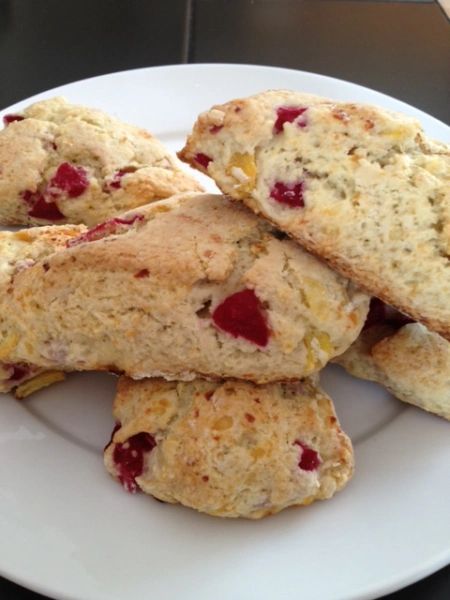 Recipe For Scones, Cheese Scone Recipes, Summer Flavors, Plum Recipes, Cheese Scones, Savory Scones, Cheese Biscuits, Tea Time Snacks, Scone Recipe