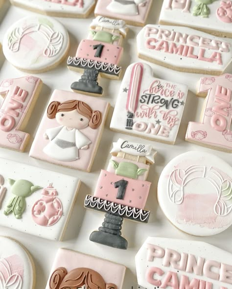 Princess Leia Birthday Cake, Girl Star Wars Party, Princess Leia Birthday, Princess Leia Party, Girls Star Wars Party, Star Wars Cookies, Star Wars Baby Shower, Cookie Decorating Party, Pink Cookies