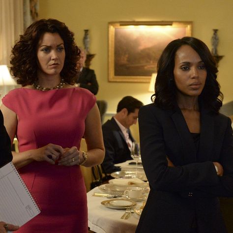 Scandal Olivia Pope, Scandal Season 1, Scandal Fashion, Polaroid Ideas, Olivia And Fitz, Max Mara Dress, Escada Dress, Dolce Gabbana Jacket, Tv Head