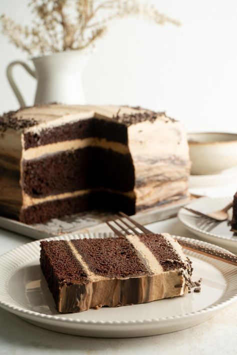 Mocha Filling For Cake, Walnut Cream Cake, Multi Layered Cake, Creative Birthday Cake For Husband, Chocolate Cake Flavors, Fall Chocolate Cake, Chocolate Wedding Cake Recipe, Winter Cake Recipes, Cake Flavors And Fillings Combinations