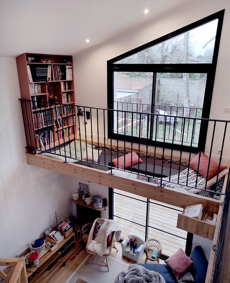 LoftNets Attic Decorating Ideas, Attic Reading Nook, Mezzanine Room, Mezzanine Ideas, Mezzanine Loft, Attic Room Ideas, Reading Loft, Attic Organization, Mezzanine Bedroom