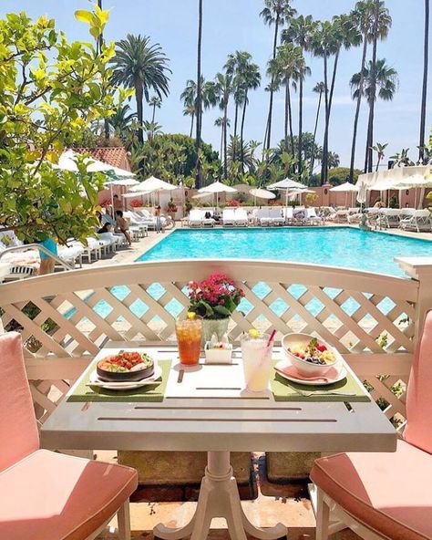 alifornia vibes at the Cabana Cafe @bevhillshotel 🌴💕 Thank you @husicnatali for sharin The Beverly Hills Hotel, California Vibe, Beverly Hills Hotel, Places Around The World, Beverly Hills, Around The Worlds, Cafe, Thank You, California