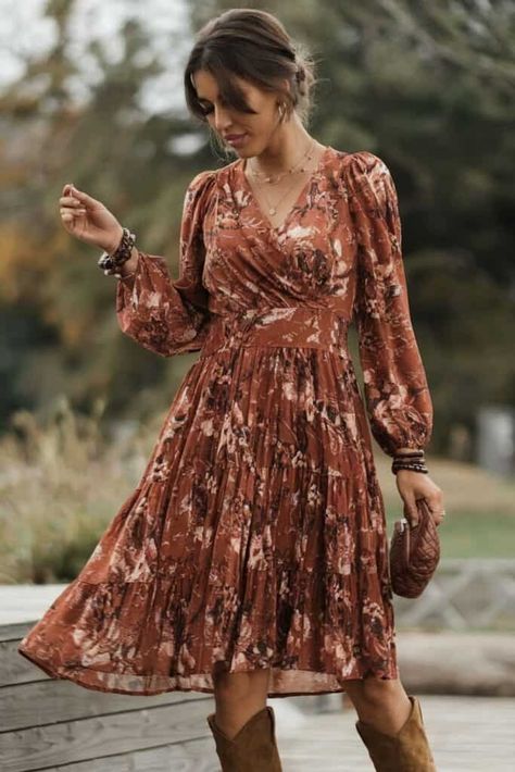 10 Fall Wedding Guest Dresses You'll Adore - ostrali.com Boho Mother Of The Bride Dresses Bohemian Wedding Inspiration, Outdoor Fall Wedding Guest Outfit, Country Wedding Guest Outfit, Casual Wedding Outfit Guest, Wedding Guest Dress Fall, Casual Wedding Outfit, Fall Country Wedding, Fall Wedding Guest Dresses, Boho Wedding Guest