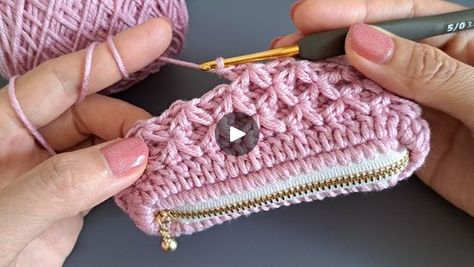 Handbags Patterns, Bag Tutorials, Crochet Idea, Crochet Bag Tutorials, Mini Coin Purse, Crochet Handbags Patterns, Zipped Bag, Crochet Handbags, Idea Diy