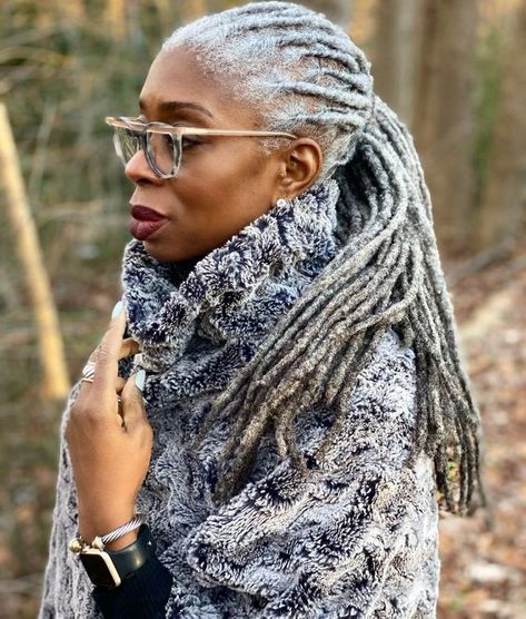 Loc Brushing, Rasta Hair, Men With Grey Hair, Beautiful Dreadlocks, Beautiful Gray Hair, Gray Hair Cuts, Grey Hair Styles For Women, Natural Gray Hair, Blending Gray Hair