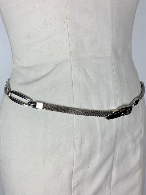 Vintage 80s Snake Chain Belt / 1980s Belt with Buckle/ Silver Metal Vintage Belt/ Womens Medium Large Belt Feminine Business, Large Belt, Belt With Buckle, Vintage Jewlery, Chain Belts, Silver Belts, Vintage Belt, Metal Belt, Belly Chain