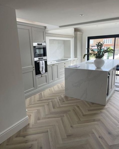 Neutral Kitchen With Island, Elmbridge Dove Grey, Dove Grey Howdens Kitchen, Dove Grey Kitchen Ideas, Shaker Kitchen Diner, Kitchen And Island Ideas, Beige Grey Kitchen, Cottage New Build, Wicks Kitchens