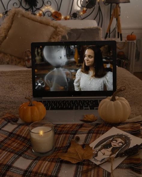 Helloween Wallpaper, Studera Motivation, Fall Mood Board, Fall Inspo, Season Of The Witch, Fall Feels, Fall Pictures, We Fall In Love, Autumn Cozy