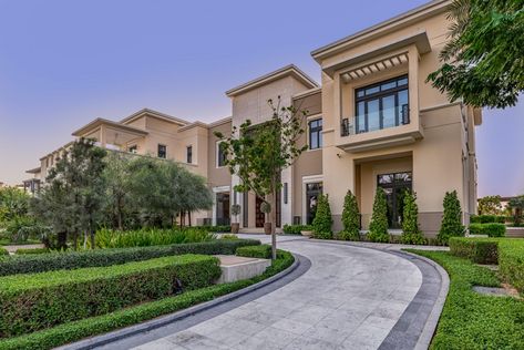 This sprawling Contemporary Arabesque mansion covers 26,693 sq ft on a plot of more than 42,000 sq ft. The home encompasses seven bedrooms, multiple living areas and a stunning backyard. Regal and elegant, this living room presents beautiful high-end finishes, plenty of space and abundant natural light. #DubaiHillsmansion #mansion #dubaihills Dubai Hills, Dubai Houses, Dubai Architecture, Dubai Aesthetic, Dubai Luxury, Mansions For Sale, Mansions Luxury, Real Estate Houses, Luxury Property