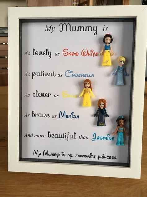 Princess Lego, Scrabble Cards, Princess Frame, Free Birthday Gifts, Friends Apartment, Lego Disney Princess, Diy Jul, Anniversaire Diy, Birthday Presents For Mom