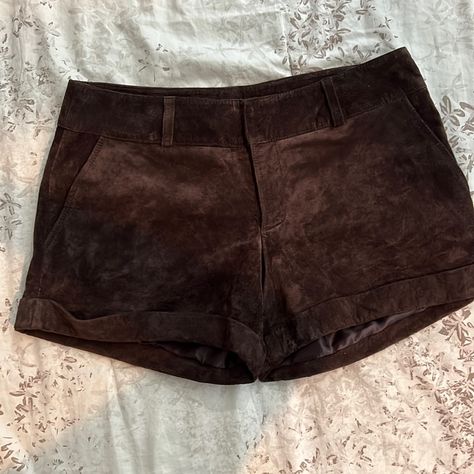 Nwt Chocolate Brown Suede Shorts.Perfect For Fall. Sparkle Jeans, Blue Dip Dye, Cuffed Denim Jeans, Royal Blue Shorts, Suede Shorts, Mid Rise Shorts, Brown Shorts, Twill Shorts, Denim Cutoffs