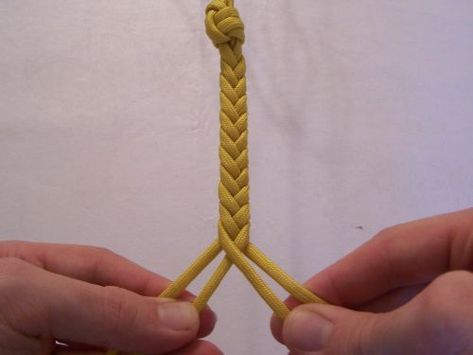 T. J. Potter, Sling Maker - Instructions for a 4-strand Flat Braid Braided Leather Bracelet Tutorial, Jack Aubrey, Macrame Instructions, Rawhide Braiding, Horsehair Bracelet, 5 Braid, Leather Bracelet Tutorial, 4 Strand Braids, Paracord Bracelet Tutorial