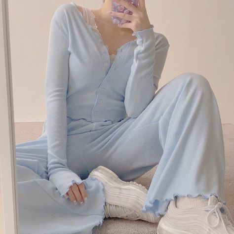 Home Look Outfit, Home Wear Women Pajamas, Pajama Fashion, Cute Sleepwear, Cute Pajama Sets, Kawaii Fashion Outfits, Lazy Day Outfits, Home Dress, Mein Style