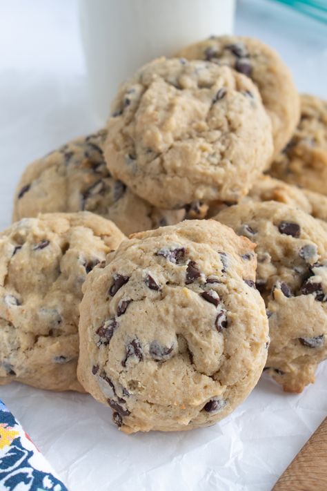 Buttermilk Dessert Recipes, Buttermilk Cookies, Buttermilk Recipes, Crispy Cookies, Chocolate Chip Cookies Recipe, Choc Chip Cookies, Best Chocolate Chip Cookie, Milk Cookies, Milk Recipes