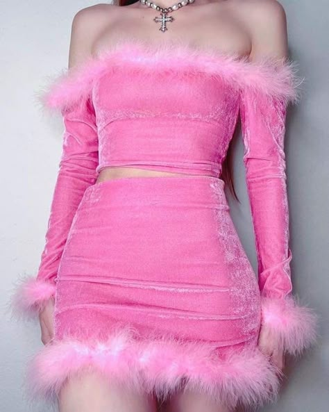 Barbie Core Fashion, Barbie Core Aesthetic Fashion, Bimbocore Aesthetic Outfits, Barbie Core Outfits Aesthetic, Barbie Core Dress, Pink Bimbocore Outfits, Barbie Core Aesthetic Outfits, Bimbocore Outfits Pink, Stage Outfits Pink