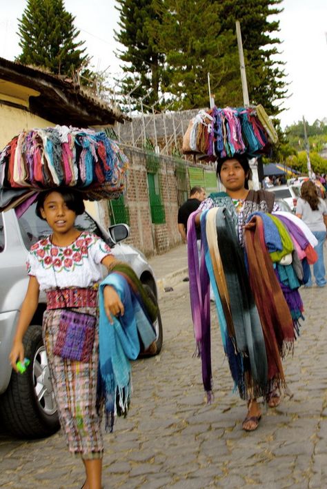 El Salvador Fashion, Salvador Culture, El Salvador Culture, Culture Clothes, Folk Culture, Culture Clothing, Central America, Sicily, South America