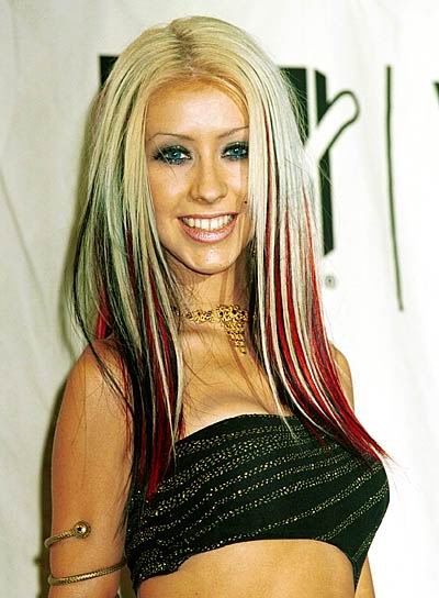 christina-aguilera-blonde-red-black-hair Christina Aguilera Hair, Black Blonde Hair, Black To Blonde Hair, Melissa Joan Hart, Bad Haircut, Hair Streaks, 90s Hairstyles, Low Lights Hair, Black And Blonde