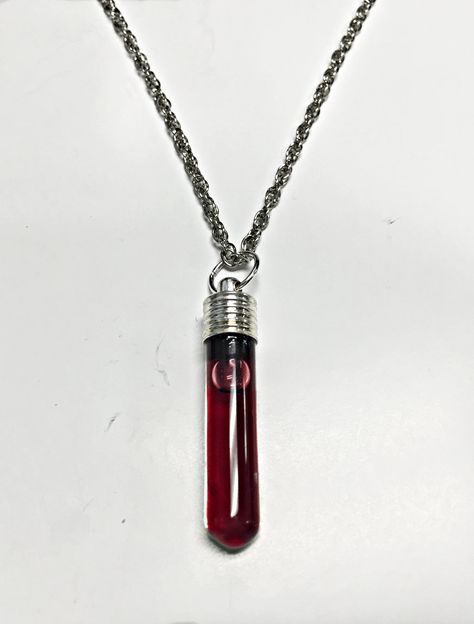 Dark Alchemy, Creepy Necklace, Larp Ideas, Vial Necklace, Tube Necklace, Blood Art, Magical Jewelry, Test Tube, Fantasy Jewelry