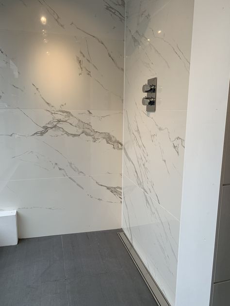 Fake Marble Bathroom, White And Grey Tiles Bathroom, Half Bathroom Remodel Modern, White And Grey Marble Bathroom, Marble Wall Tiles Bathroom, Marble Grey Bathroom, Marble Washroom, White Marble Bathroom Ideas, Washroom Tiles Design