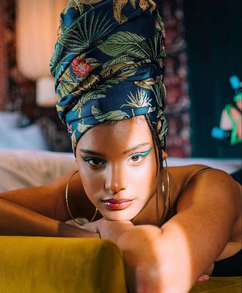 Moda Afro, Beautiful Photoshoot Ideas, Beautiful Braided Hair, Hair Scarf Styles, African Models, Creative Photoshoot Ideas, Estilo Hippie, Photoshoot Themes, Photoshoot Concept