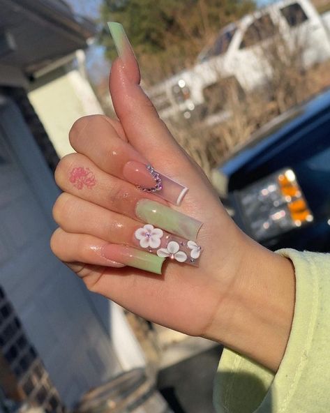 Med Acrylic Nails Coffin, Med Nails, Spring Vacation Nails, Hips Workout, Holiday Nail Colors, Celebration Invitations, Bigger Hips, Different Color Nails, Pretty Fingers