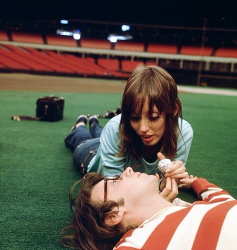 Shelly Duval, Brewster Mccloud, Shelly Duvall, Bud Cort, Uk Icon, Shelley Duvall, Nikko, The Shining, On The Ground