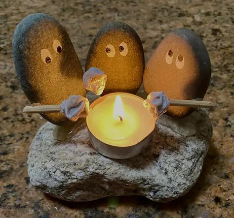 Stone Crafts Diy Rock Art, Rock Crafts For Adults Diy Projects, Rock Candle Holder, Rock Crafts Diy, Rock Candle, Stone Pictures Pebble Art, Small Crafts, Diy Rock Art, Rock Painting Ideas Easy