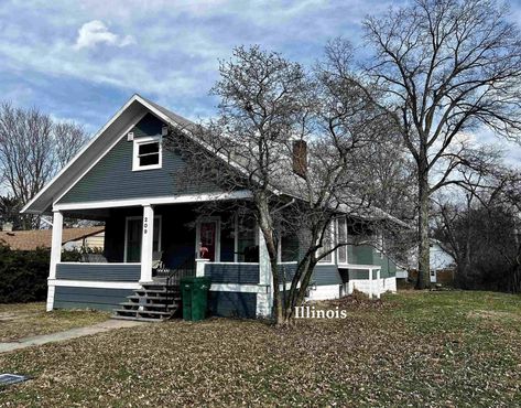 c.1930 Bungalow - Sweet Craftsman Home For Sale Under $50K 1920 Craftsman Bungalow, 1920s Craftsman Bungalows, 1930 Bungalow, 1920s Craftsman, Western Illinois University, Egress Window, Large Pantry, Craftsman Home, Quad Cities