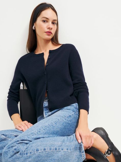 20s Business Casual, Quarter Zip Work Outfit, Business Casual Outfits For Women Cardigan, Cardigan Chic Outfit, Cashmere Cardigan Women, Navy Blue Cardigan Outfit Aesthetic, Crewneck Cardigan Outfit, Crew Neck Cardigan Outfit, Button Up Women Outfit