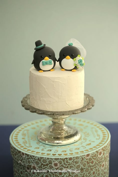 Cute Penguins Wedding Cake Topper #weddingcake #cakedecor Wedding Cake Funny, Penguin Wedding Theme, Penguin Bday Cake, Otter Wedding Cake Topper, Penguin Wedding Cake, Penguin Wedding Invitations, Penguin Wedding Cake Toppers, Penguin Cake Toppers, Penguin Wedding