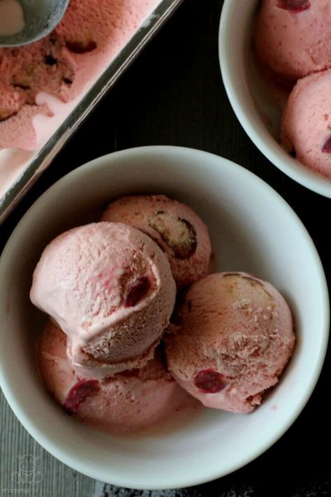 This easy recipe is reminiscent of cherry amaretto, only better because it Amaretto Ice Cream Recipe, Almond Ice Cream Recipe, Cherry Ice Cream Recipe, Cherry Amaretto, Ice Cream Smoothie, Almond Ice Cream, Dreamy Desserts, Healthy Ice Cream Recipes, Cherry Ice Cream