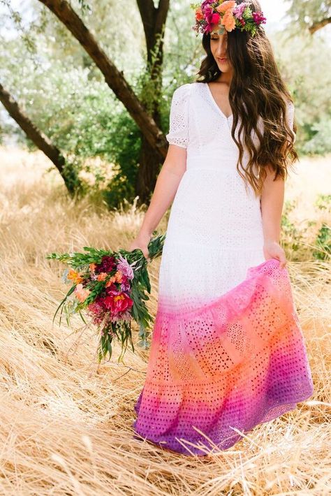 Tie Dye Wedding Dress, Tie Dye Wedding, Dip Dye Diy, Dip Dye Wedding Dress, Dye Wedding Dress, Ombre Wedding Dress, Hippie Bride, Ivory Lace Wedding Dress, Wedding Dress Ideas