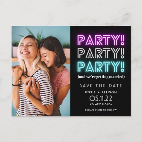 Getting Married Funny, Sabe The Date, Neon Sign Party, Rose Gold Foil Invitations, We're Getting Married, Funny Save The Dates, Photo Funny, Lily Wedding, Save The Date Photos