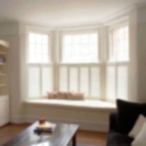 10 chic ways to use your bay window alcove Curved Bay Window Ideas, Bay Window Wallpaper, Bay Window Seating Ideas, Window Seating Ideas, Window Alcove, Bay Window Seating, Good Views, Window Seating, Bay Window Seat