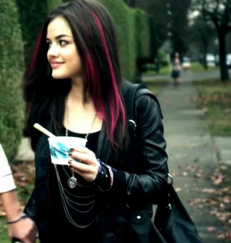 Pink Haircut, Pink Hair Streaks, Pink Brunette, Pink Streaks, Brunette Hairstyles, Hair Color Streaks, Creative Hair, Aria Montgomery, Hair Streaks