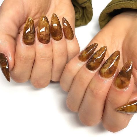 12 Earthy & Luxe Nail Art Designs For Taurus Season 2024 Earthy Tone Nails, Rust Nails, Taurus Nails, Caramel Nails, Amber Nail, Latte Nails, Amber Nails, Taurus Szn, Cozy Colors Palette