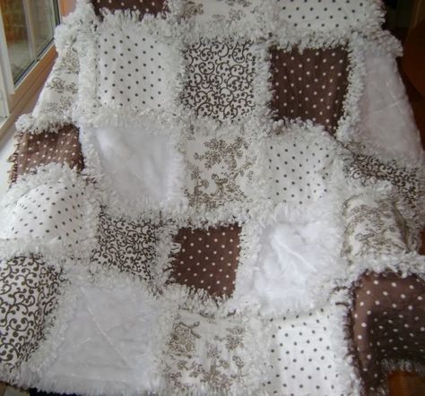 Love the brown Denim Rag Quilt, Brown Quilt, Flannel Rag Quilts, Rag Quilt Tutorial, Shabby Chic Quilts, Rag Quilt Patterns, Baby Rag Quilts, Rag Quilts, Flannel Quilts